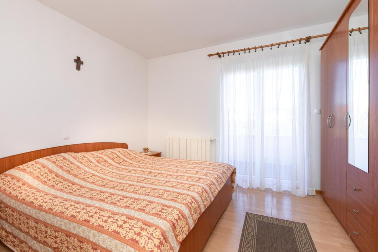 2-Bedroom Krk Apartment - Near Krk Beaches & Town! 크르크 외부 사진