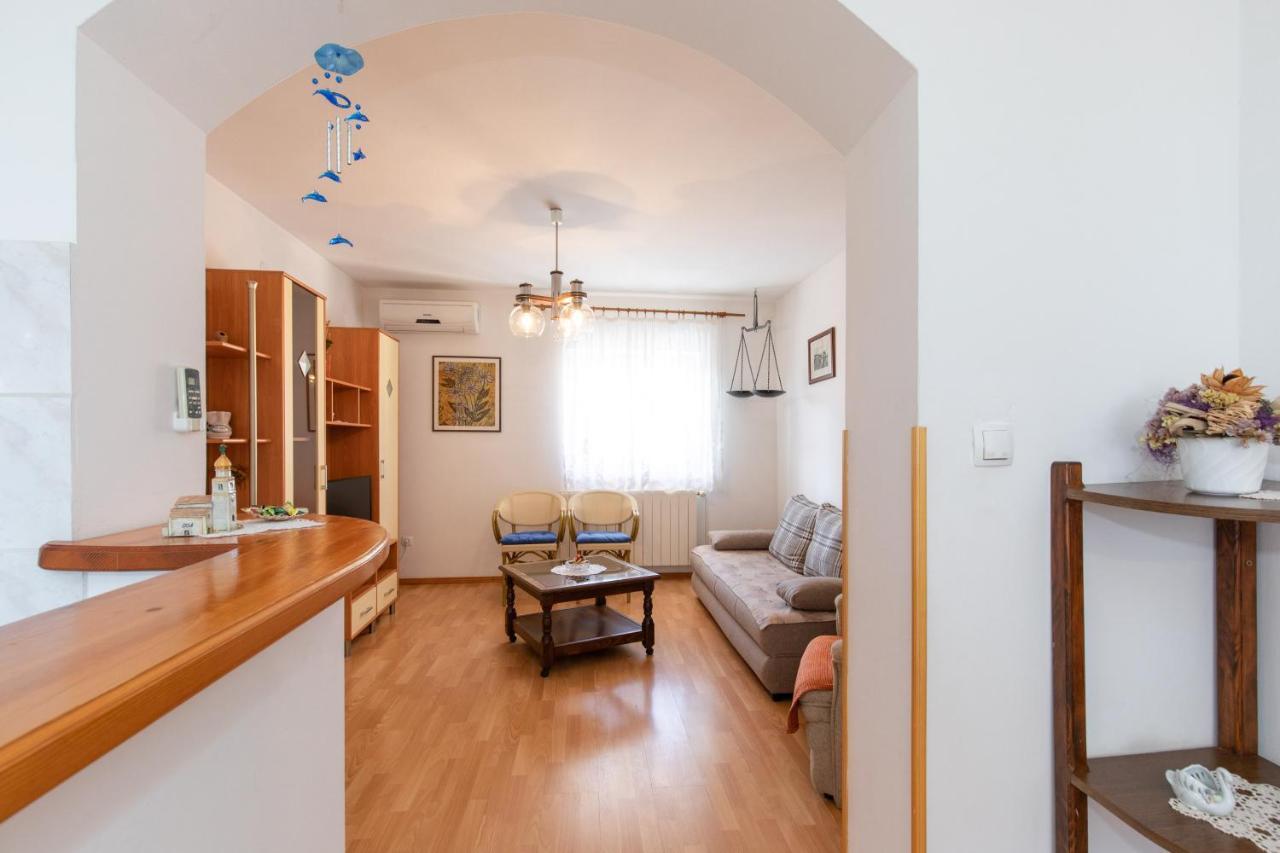 2-Bedroom Krk Apartment - Near Krk Beaches & Town! 크르크 외부 사진