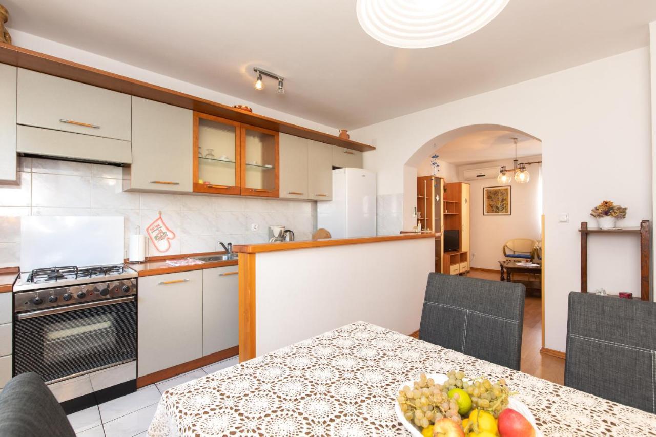 2-Bedroom Krk Apartment - Near Krk Beaches & Town! 크르크 외부 사진